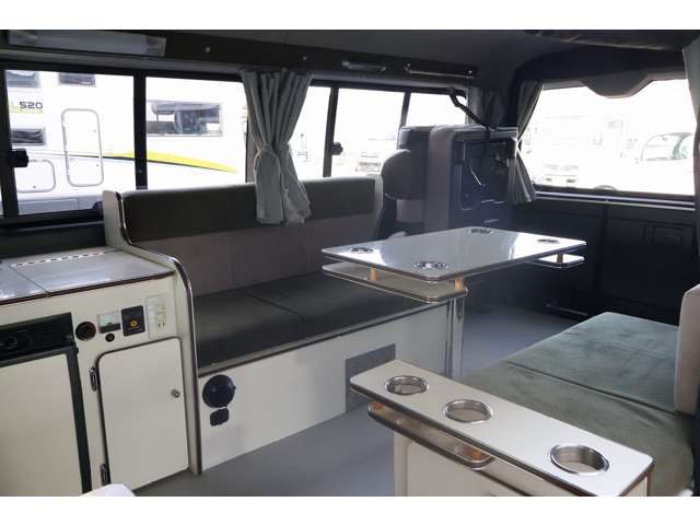 トヨタ ハイエースバン キャンピングカーカーインテリア高橋４ＷＤ H25年 (東北) 99
