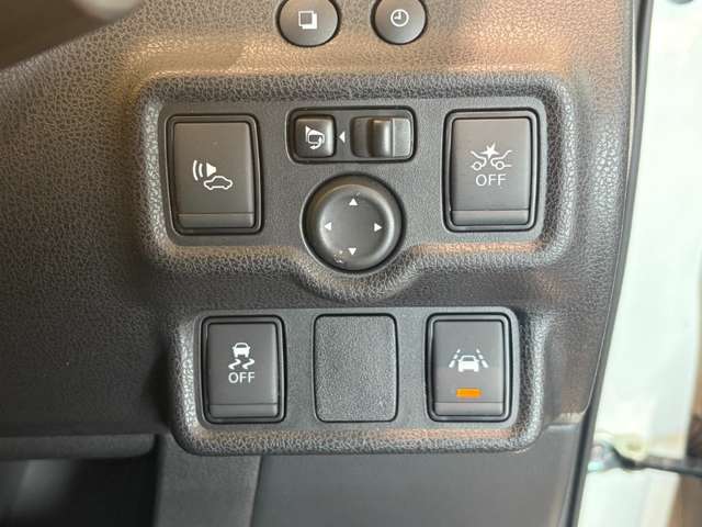 日産 ノート １．２ Ｅ－ＰＯＷＥＲ ＮＩＳＭＯ H30年 (近畿) 99