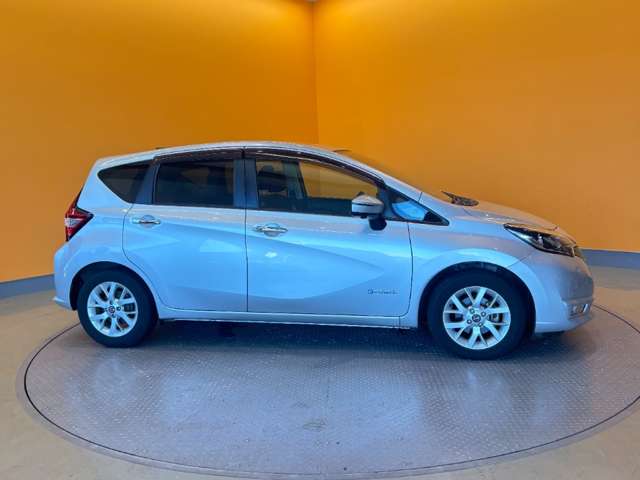 日産 ノート １．２ Ｅ－ＰＯＷＥＲ Ｘ H30年 (近畿) 99