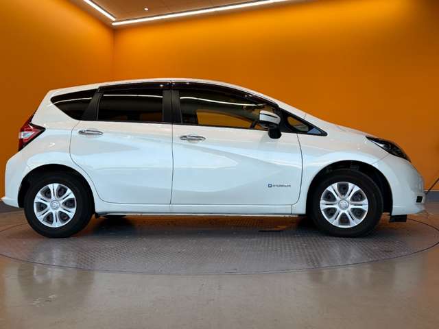 日産 ノート １．２ Ｅ－ＰＯＷＥＲ Ｘ H30年 (近畿) 99