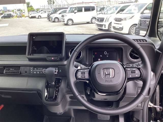 ホンダ Ｎ　ＢＯＸ カスタム ６６０ ターボ ブラック スタイル R8年 (近畿) 99