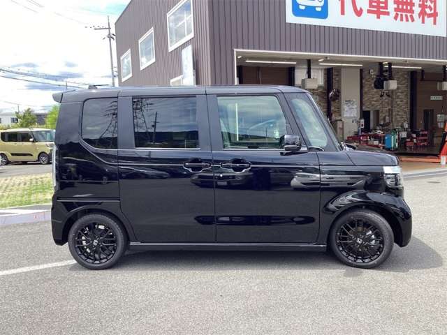 ホンダ Ｎ　ＢＯＸ カスタム ６６０ ターボ ブラック スタイル R8年 (近畿) 99