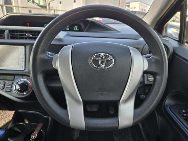 トヨタ アクア １．５ Ｓ H25年 (近畿) 99