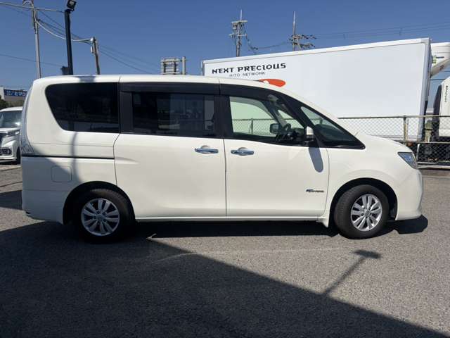 日産 セレナ ２．０ ２０Ｇ Ｓ－ＨＹＢＲＩＤ H25年 (近畿) 99