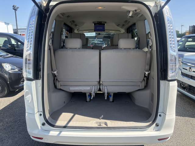 日産 セレナ ２．０ ２０Ｇ Ｓ－ＨＹＢＲＩＤ H25年 (近畿) 99
