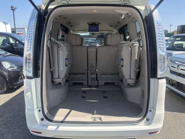 日産 セレナ ２．０ ２０Ｇ Ｓ－ＨＹＢＲＩＤ H25年 (近畿) 99