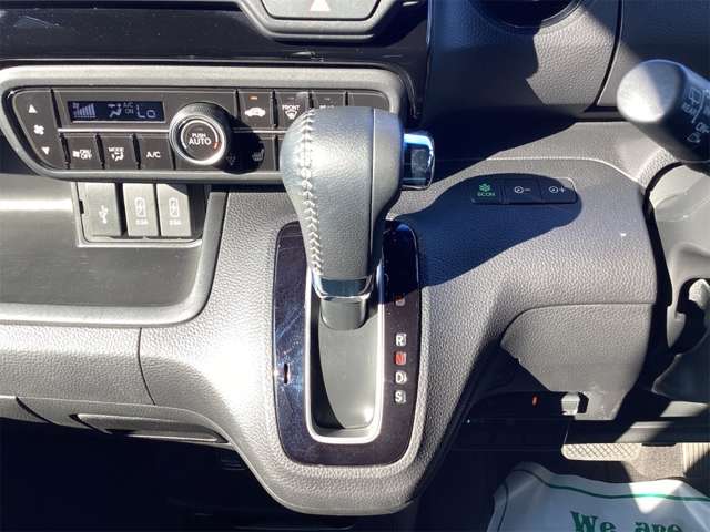 ホンダ Ｎ　ＢＯＸ カスタム ６６０ Ｌ ターボ R3年 (近畿) 99