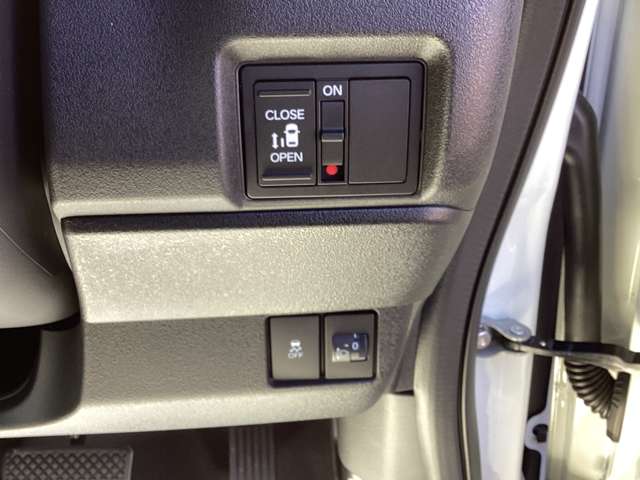 ホンダ Ｎ　ＢＯＸ カスタム ６６０ R8年 (四国) 99
