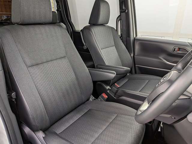 トヨタ ノア ２．０ Ｓ－Ｇ ４ＷＤ R5年 (東北) 99