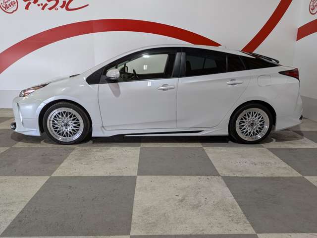 トヨタ プリウス １．８ Ｓ セーフティ プラスＩＩ Ｅ－ＦＯＵＲ ４ＷＤ R3年 (東北) 99