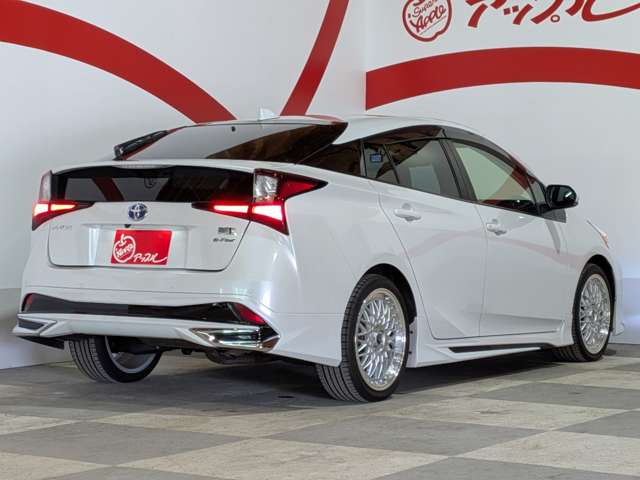 トヨタ プリウス １．８ Ｓ セーフティ プラスＩＩ Ｅ－ＦＯＵＲ ４ＷＤ R3年 (東北) 99