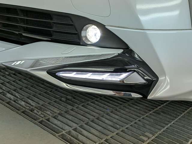 トヨタ プリウス １．８ Ｓ セーフティ プラスＩＩ Ｅ－ＦＯＵＲ ４ＷＤ R3年 (東北) 99