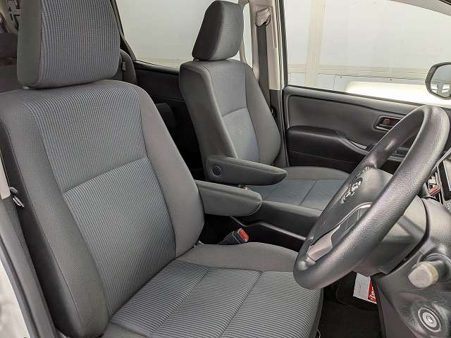トヨタ ノア ２．０ Ｘ ４ＷＤ H29年 (東北) 99