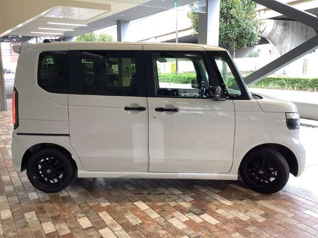 ホンダ Ｎ　ＢＯＸ カスタム ６６０ ブラック スタイル R8年 (近畿) 99