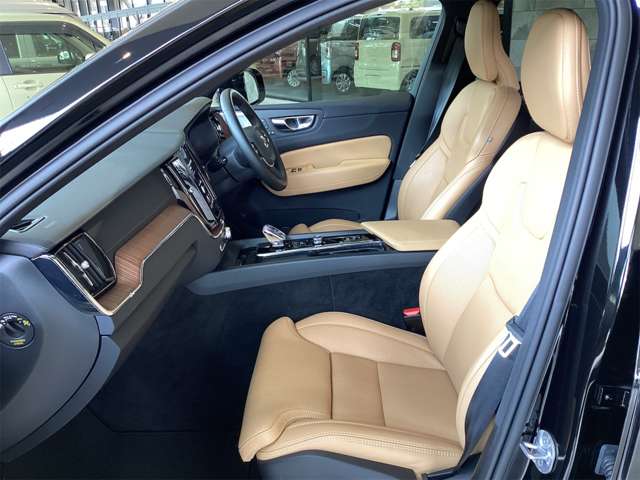 ボルボ ＸＣ６０ アルティメット Ｂ５ ＡＷＤ ４ＷＤ R6年 (近畿) 99