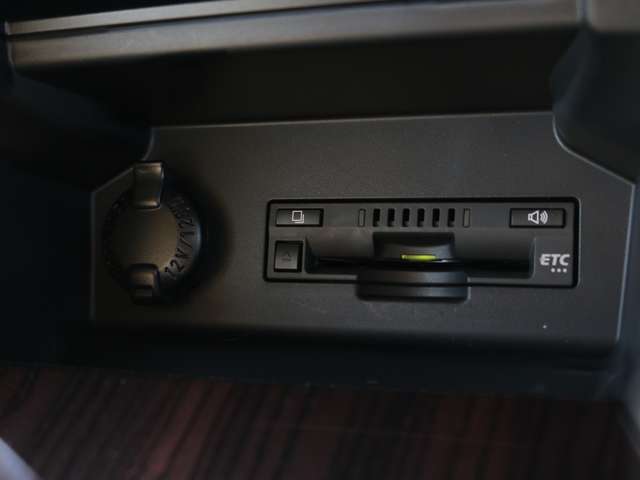 トヨタ プレミオ ２．０Ｇ H28年 (近畿) 99