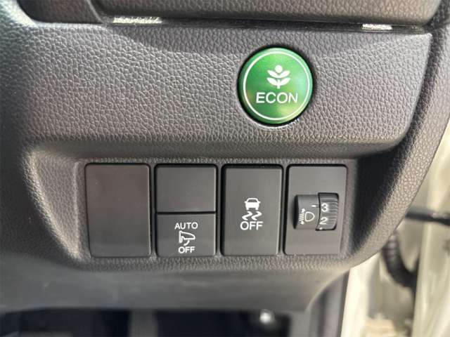 ホンダ フィット １．３ １３Ｇ Ｆ H29年 (近畿) 99