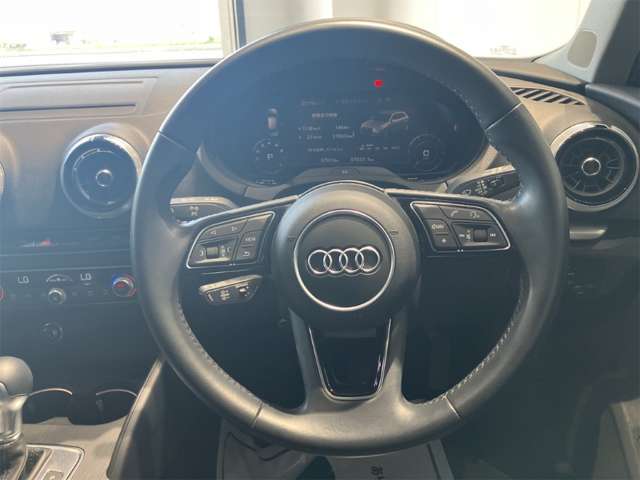 アウディ Ａ３　スポーツバック ３０　ＴＦＳＩ R1年 (近畿) 99