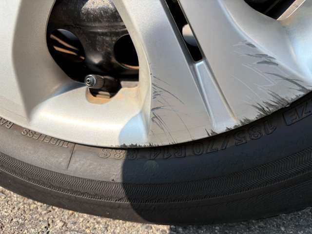 日産 ノート １．２ メダリスト H25年 (近畿) 99