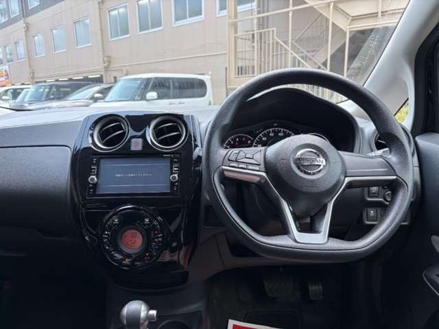 日産 ノート １．２ Ｘ ＤＩＧ－Ｓ H29年 (近畿) 99