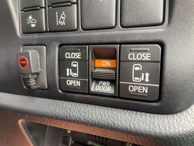 トヨタ ヴォクシー ２．０ ＺＳ 煌ＩＩ R2年 (近畿) 99