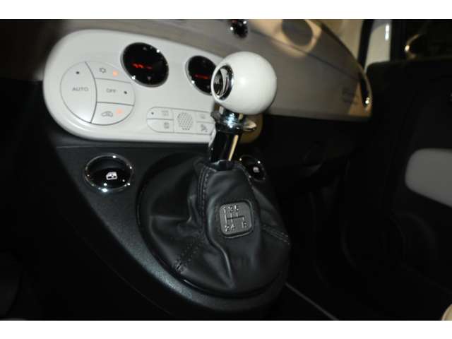 フィアット ５００（チンクエチェント） ツインエア ドルチェヴィータ R3年 (関東) 99