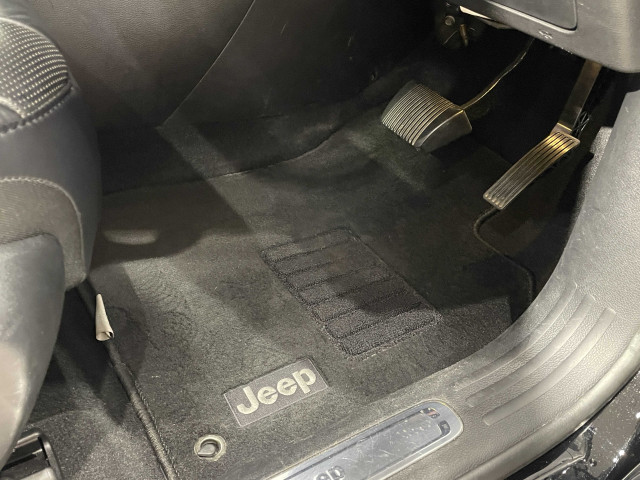 ジープ チェロキー リミテッド ４ＷＤ R1年 (関東) 99