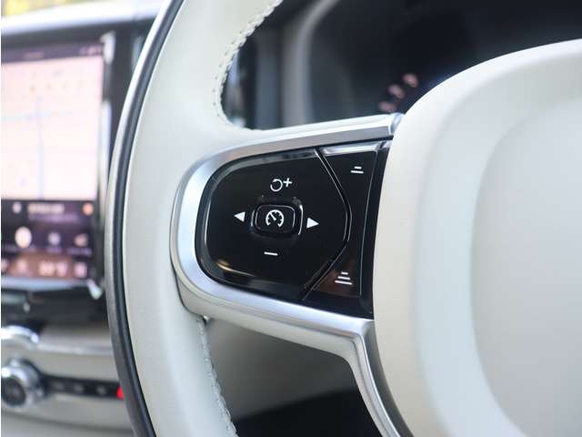 ボルボ ＸＣ６０ Ｂ５ ＡＷＤ インスクリプション ４ＷＤ R4年 (東海) 99