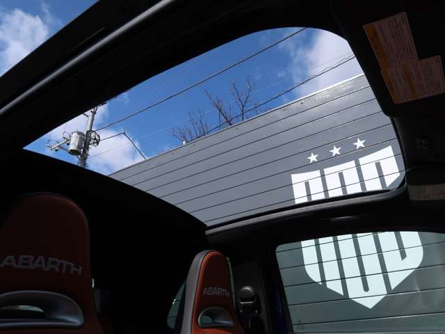 アバルト ５９５Ｃ ツーリズモ メイク ユア スコーピオン H30年 () 99