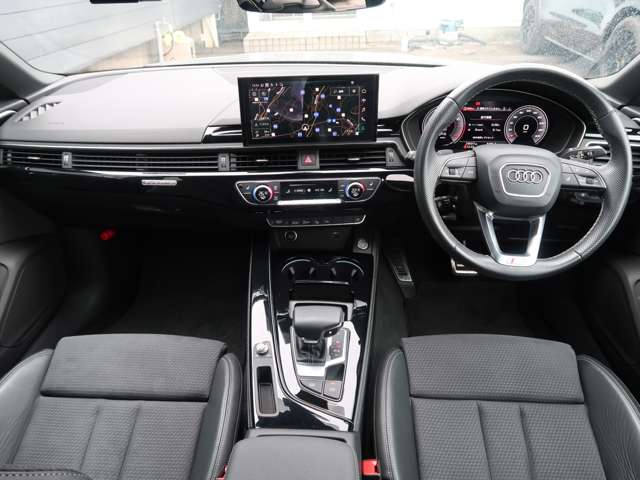 アウディ Ａ５　スポーツバック ４５ ＴＦＳＩ クワトロ Ｓライン ４ＷＤ R4年 (関東) 99