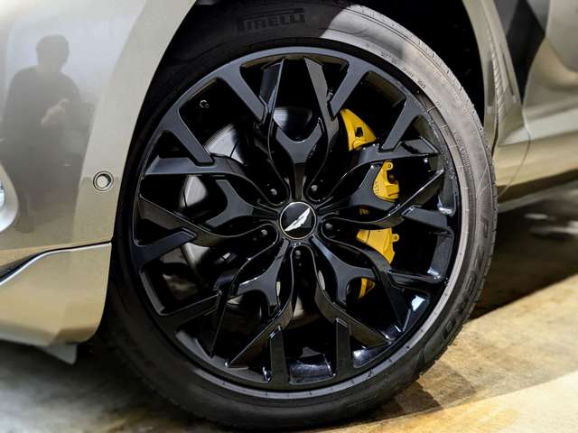 アストンマーティン ＤＢＸ ４．０ ４ＷＤ R3年 (関東) 99