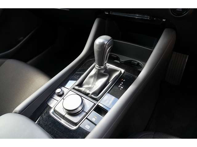 マツダ ＭＡＺＤＡ３　ファストバック １．８ ＸＤ プロアクティブ ツーリング セレクション ディーゼルターボ R1年 (関東) 99