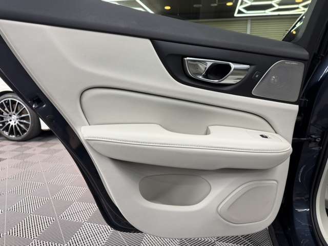 ボルボ Ｖ６０ Ｔ５　インスクリプション H30年 (関東) 99