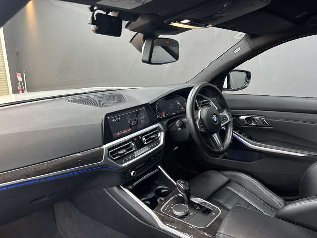 ＢＭＷ ３シリーズ ３２０Ｄ Ｘドライブ Ｍスポーツ ディーゼルターボ ４ＷＤ R1年 (関東) 99