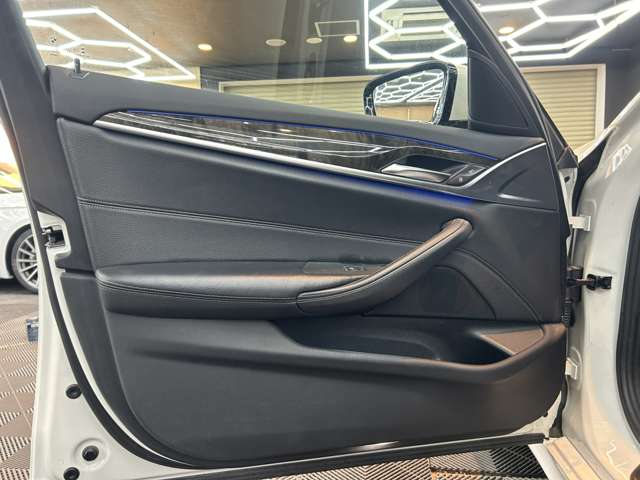 ＢＭＷ ５シリーズ ５２３Ｄ Ｍスポーツ ディーゼルターボ H29年 (関東) 99