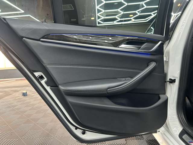 ＢＭＷ ５シリーズ ５２３Ｄ Ｍスポーツ ディーゼルターボ H29年 (関東) 99