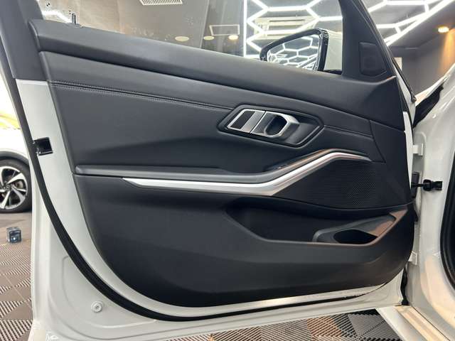 ＢＭＷ ３シリーズ ３２０Ｄ Ｘドライブ Ｍスポーツ ディーゼルターボ ４ＷＤ R1年 (関東) 99