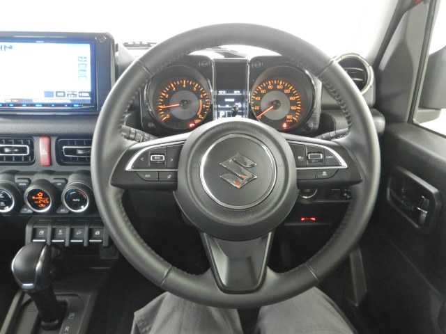 スズキ ジムニー　ノマド １．５ ＦＣ ４ＷＤ R8年 () 99