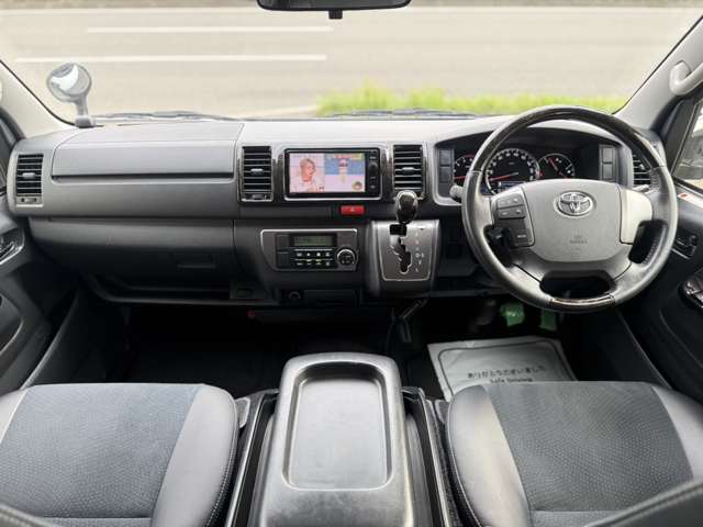 トヨタ ハイエースバン ３．０ スーパーＧＬ ダークプライム ロングボディ ディーゼルターボ ４ＷＤ H27年 (北海道) 99