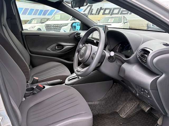 トヨタ ヤリス １．５ ハイブリッド Ｇ Ｅ－ＦＯＵＲ ４ＷＤ R6年 (甲信越・北陸) 99