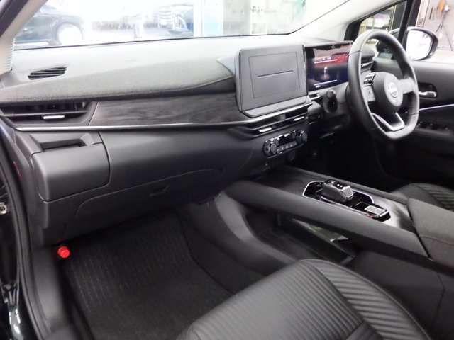 日産 ノートオーラ １．２ Ｇ ＦＯＵＲ レザーエディション ４ＷＤ R7年 (東北) 99