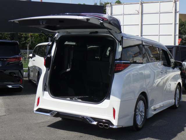 トヨタ アルファード　ハイブリッド ハイブリッド ２．５ Ｘ Ｅ－ＦＯＵＲ ４ＷＤ R7年 (関東) 99