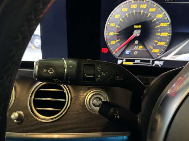 メルセデスベンツ Ｅクラスワゴン Ｅ２００ アバンギャルド （ＢＳＧ搭載モデル） ＡＭＧライン R1年 (関東) 99