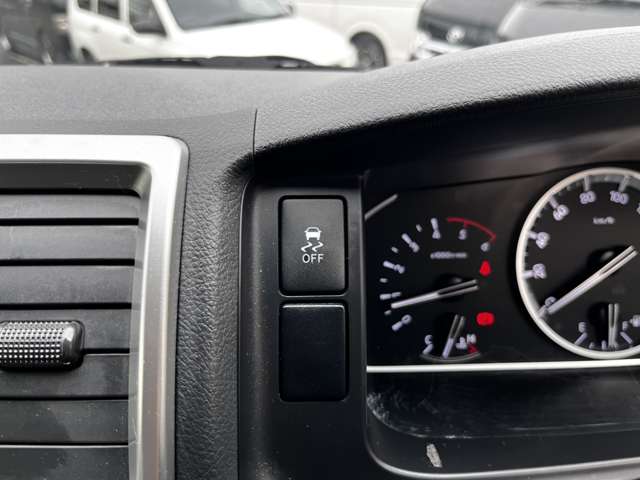 トヨタ ハイエースバン ２．８ スーパーＧＬ ロング ディーゼルターボ ４ＷＤ R2年 (関東) 99