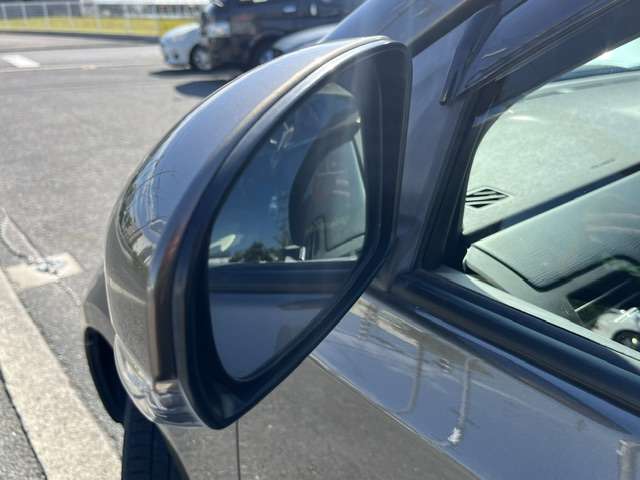 トヨタ ｉＱ １．３ １３０Ｇ レザーパッケージ プラス H21年 (近畿) 99