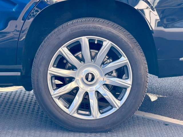 キャデラック エスカレード プラチナム ４ＷＤ R6年 (近畿) 99