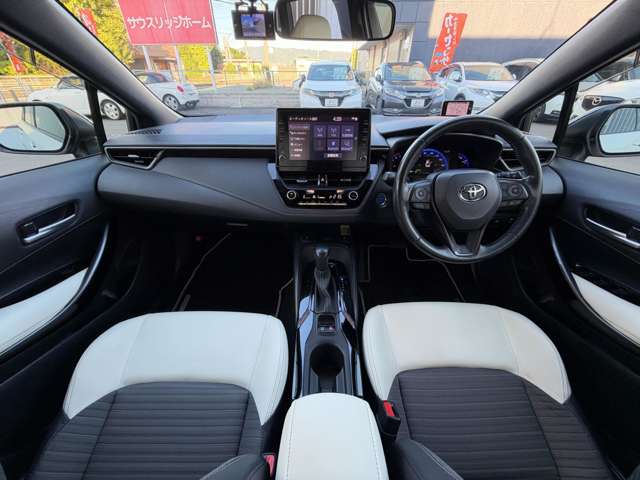 トヨタ カローラ　ツーリング　ハイブリッド １．８ ハイブリッド ＷＸＢ R1年 (近畿) 99
