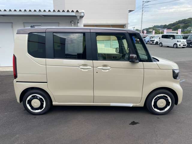 ホンダ Ｎ　ＢＯＸ ６６０ ファッションスタイル ２トーン R8年 (中国) 99