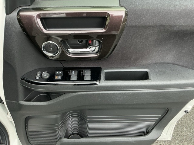 ホンダ Ｎ　ＢＯＸ カスタム ６６０ Ｇ Ｌ ホンダセンシング H30年 (近畿) 99