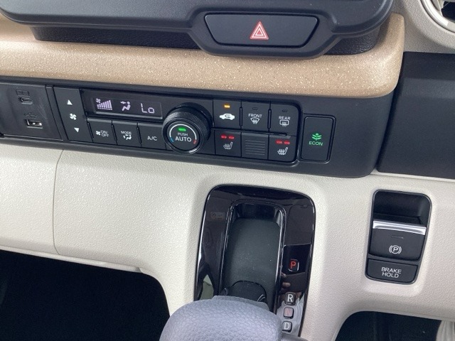 ホンダ Ｎ　ＢＯＸ ６６０ ファッションスタイル ２トーン R7年 (近畿) 99